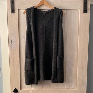 Tahari Gray Long Sleeveless Sweater